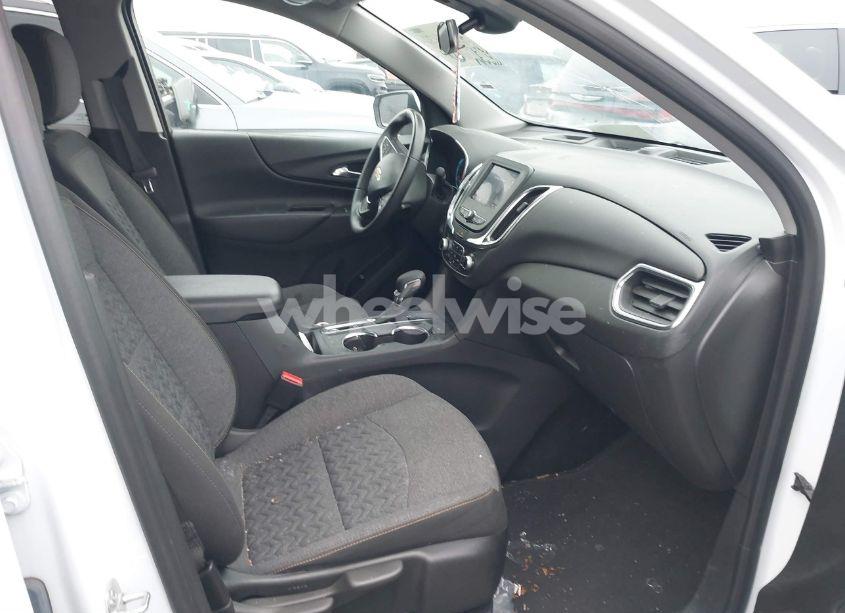 Photo 5 of 2024 Chevrolet Equinox FWD LT (VIN 3GNAXKEG5RS146263)