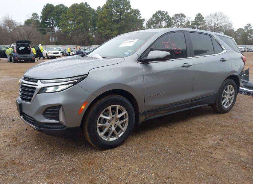 Photo 2 of 2024 Chevrolet Equinox FWD LT (VIN 3GNAXKEG5RS240420)