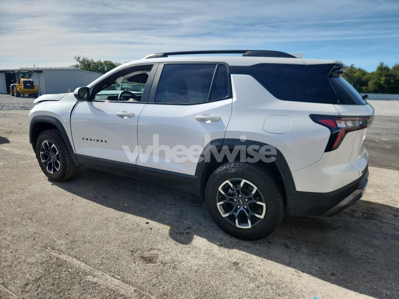 Photo 2 of 2025 CHEVROLET EQUINOX ACTIV (VIN 3GNAXKEG5SL131939)