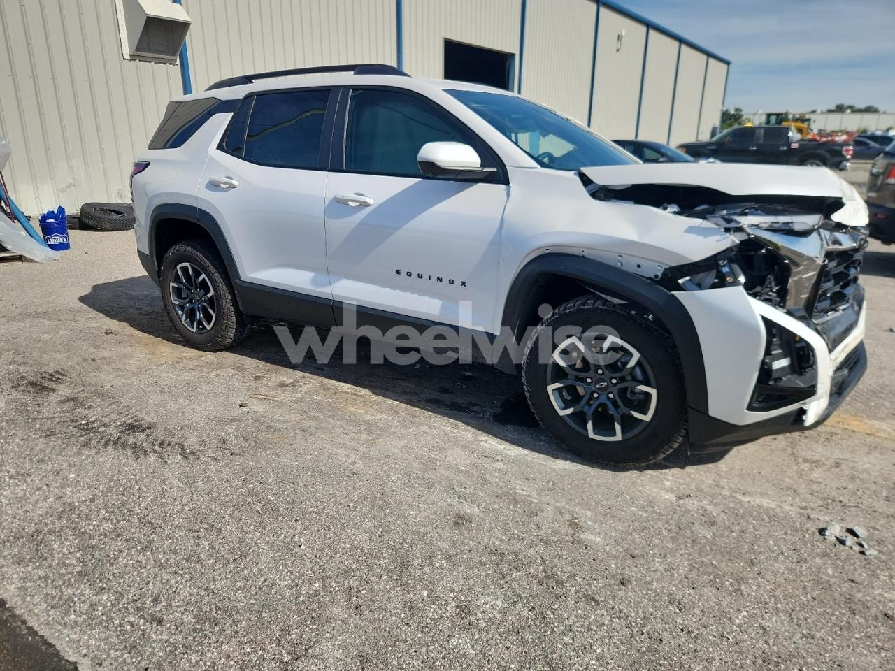 Photo 4 of 2025 CHEVROLET EQUINOX ACTIV (VIN 3GNAXKEG5SL131939)