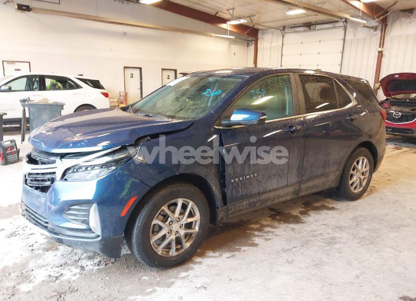 Photo 2 of 2023 Chevrolet Equinox FWD LT (VIN 3GNAXKEG6PL122352)