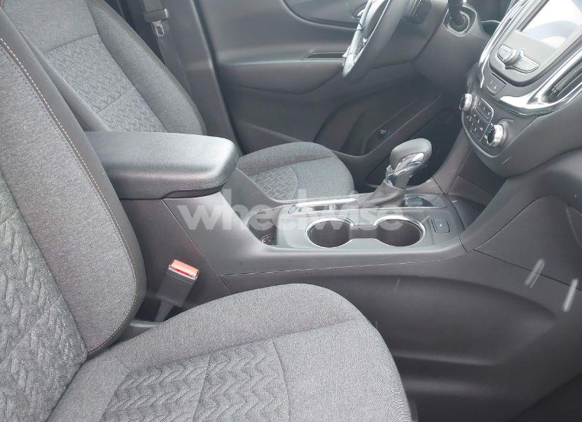 Photo 5 of 2024 Chevrolet Equinox FWD LT (VIN 3GNAXKEG6RL302353)