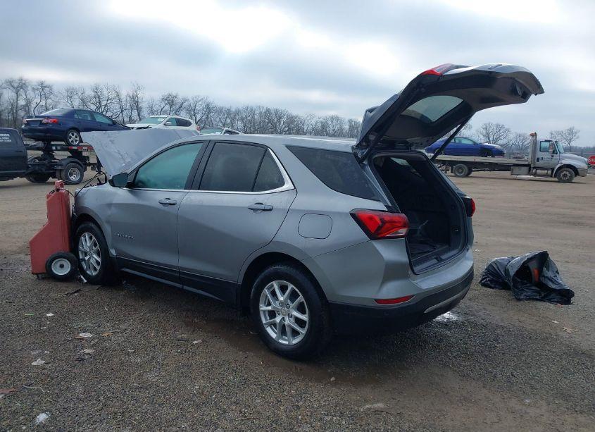 Photo 3 of 2024 Chevrolet Equinox FWD LT (VIN 3GNAXKEG7RL116014)