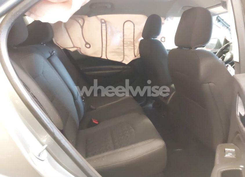 Photo 8 of 2024 Chevrolet Equinox FWD LT (VIN 3GNAXKEG7RS233288)