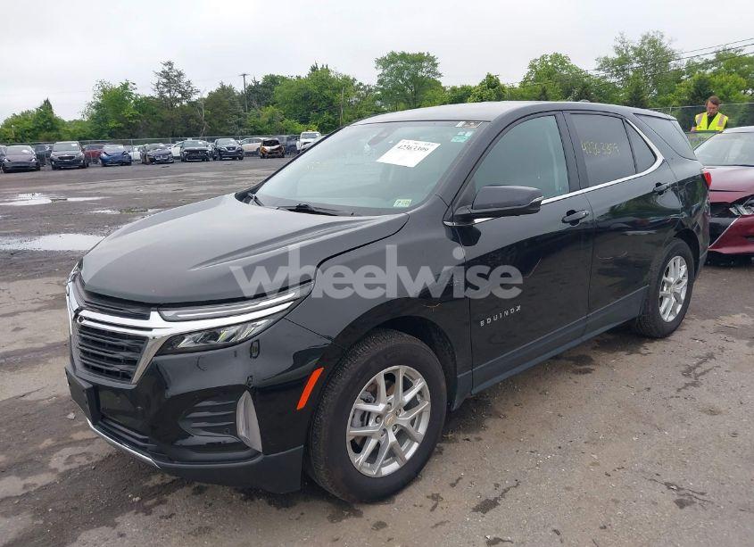 Photo 2 of 2023 Chevrolet Equinox FWD LT (VIN 3GNAXKEG8PL234974)