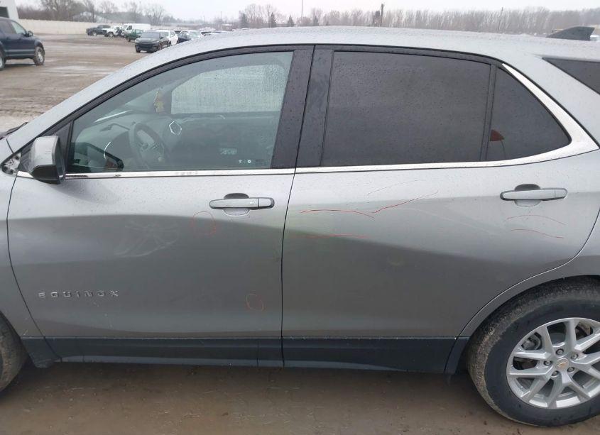 Photo 14 of 2023 Chevrolet Equinox FWD LT (VIN 3GNAXKEG8PS130488)