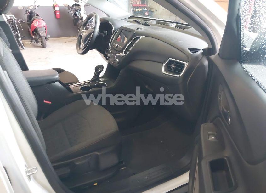 Photo 5 of 2023 Chevrolet Equinox FWD LT (VIN 3GNAXKEG8PS142060)