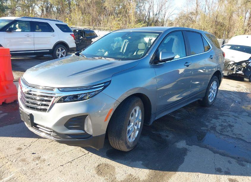 Photo 2 of 2024 Chevrolet Equinox FWD LT (VIN 3GNAXKEG8RS233588)
