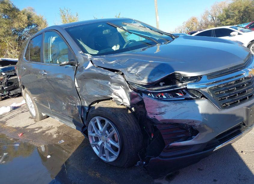 Photo 6 of 2024 Chevrolet Equinox FWD LT (VIN 3GNAXKEG8RS233588)