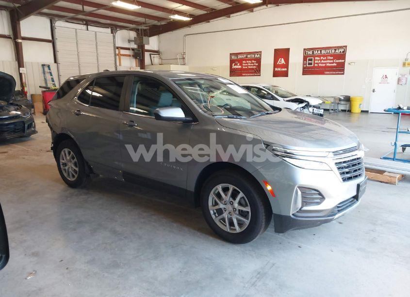 2024 Chevrolet Equinox FWD LT (VIN 3GNAXKEG8RS238242) main photo
