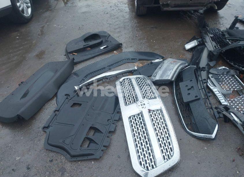 Photo 12 of 2023 Chevrolet Equinox FWD LT (VIN 3GNAXKEG9PL147987)