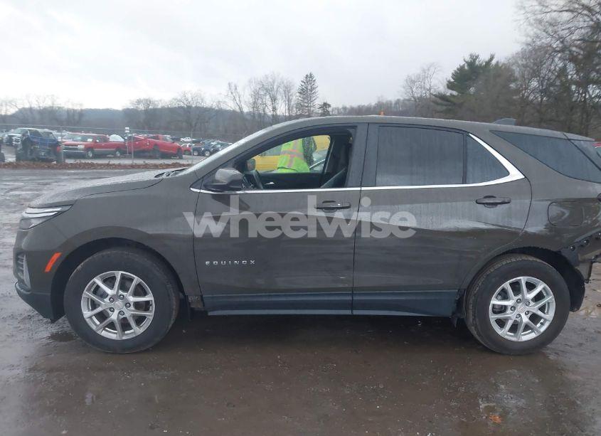 Photo 15 of 2023 Chevrolet Equinox FWD LT (VIN 3GNAXKEG9PL147987)