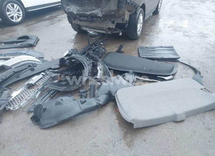 Photo 18 of 2023 Chevrolet Equinox FWD LT (VIN 3GNAXKEG9PL147987)