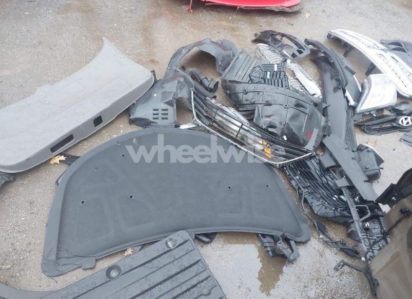 Photo 19 of 2023 Chevrolet Equinox FWD LT (VIN 3GNAXKEG9PL147987)