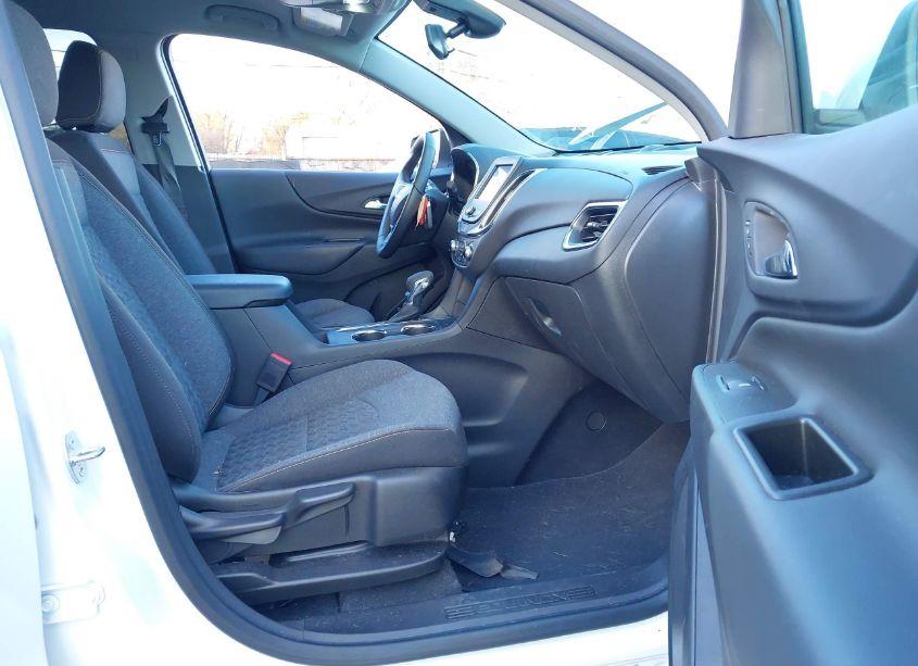 Photo 5 of 2023 Chevrolet Equinox FWD LT (VIN 3GNAXKEG9PL216189)