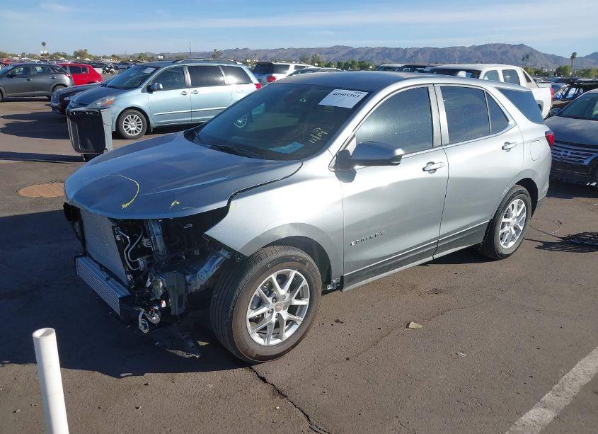Photo 2 of 2024 Chevrolet Equinox FWD LT (VIN 3GNAXKEG9RS231879)