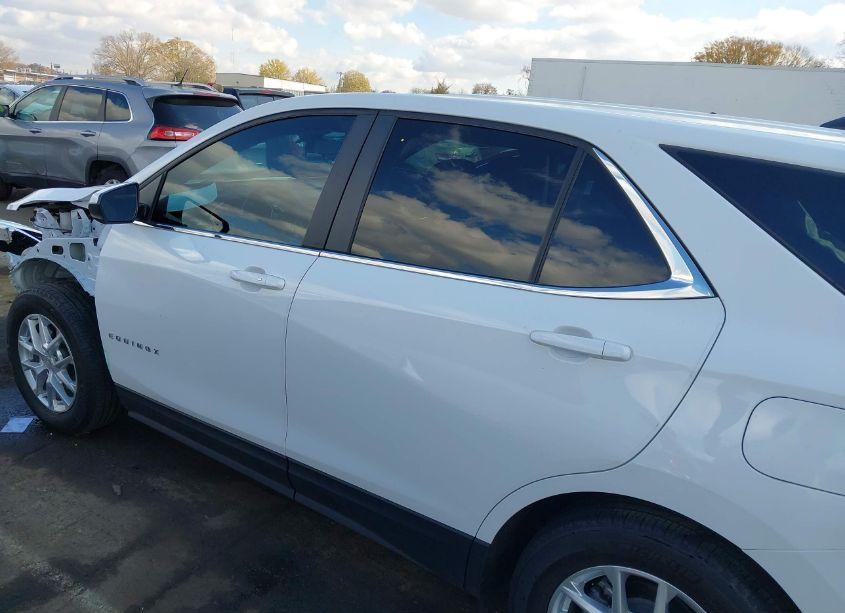 Photo 15 of 2023 Chevrolet Equinox FWD LT (VIN 3GNAXKEGXPL234121)