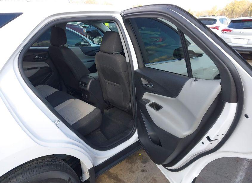 Photo 8 of 2023 Chevrolet Equinox FWD LT (VIN 3GNAXKEGXPL234121)