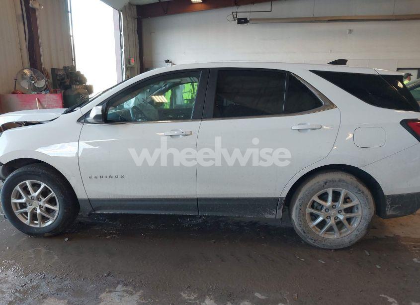 Photo 13 of 2023 Chevrolet Equinox FWD LT (VIN 3GNAXKEGXPS140052)