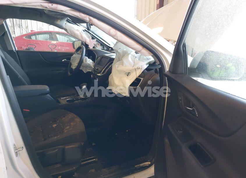 Photo 5 of 2023 Chevrolet Equinox FWD LT (VIN 3GNAXKEGXPS140052)