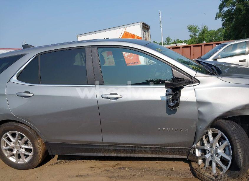 Photo 13 of 2024 Chevrolet Equinox FWD LT (VIN 3GNAXKEGXRL335002)