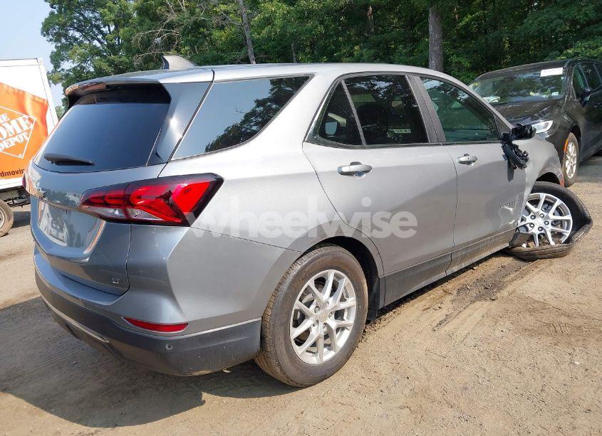 Photo 4 of 2024 Chevrolet Equinox FWD LT (VIN 3GNAXKEGXRL335002)