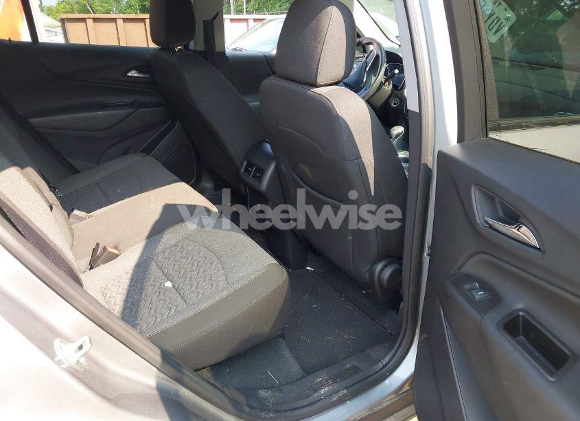 Photo 8 of 2024 Chevrolet Equinox FWD LT (VIN 3GNAXKEGXRL335002)