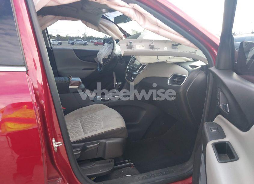 Photo 5 of 2019 Chevrolet Equinox LT (VIN 3GNAXKEV0KL215424)