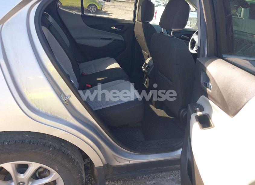 Photo 8 of 2019 Chevrolet Equinox LT (VIN 3GNAXKEV0KS519472)