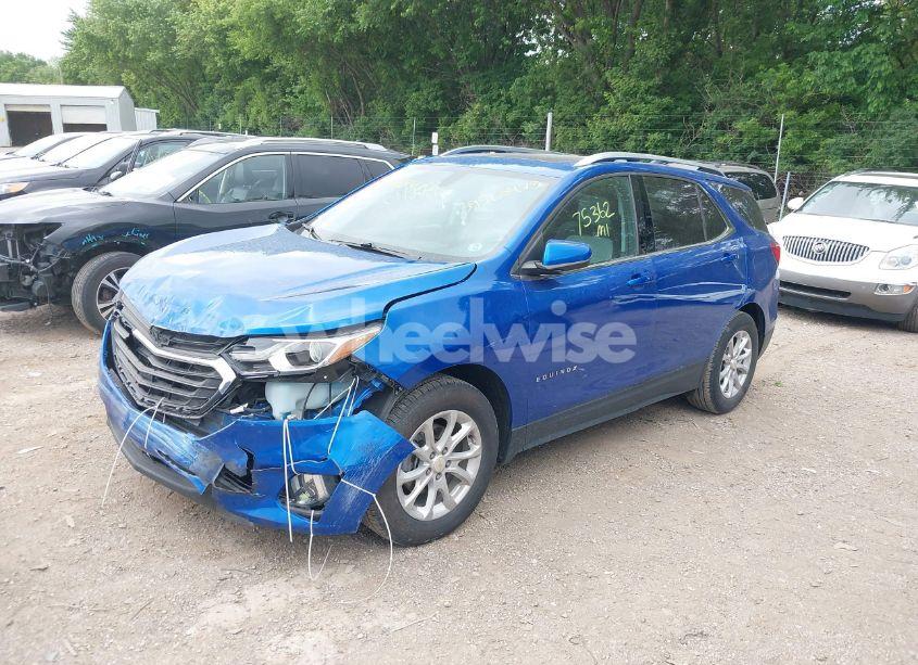 Photo 2 of 2019 Chevrolet Equinox LT (VIN 3GNAXKEV0KS528429)