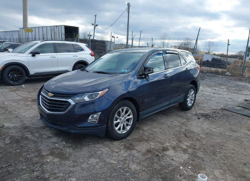 Photo 2 of 2019 Chevrolet Equinox LT (VIN 3GNAXKEV0KS538121)