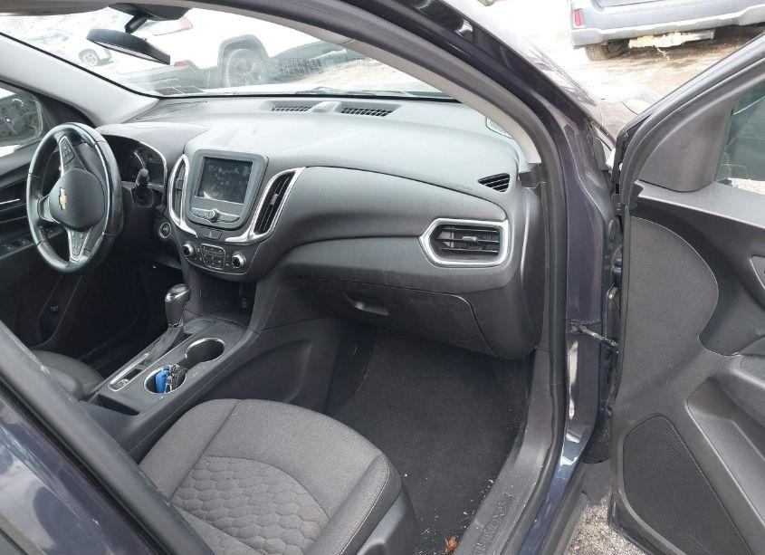 Photo 5 of 2019 Chevrolet Equinox LT (VIN 3GNAXKEV0KS538121)
