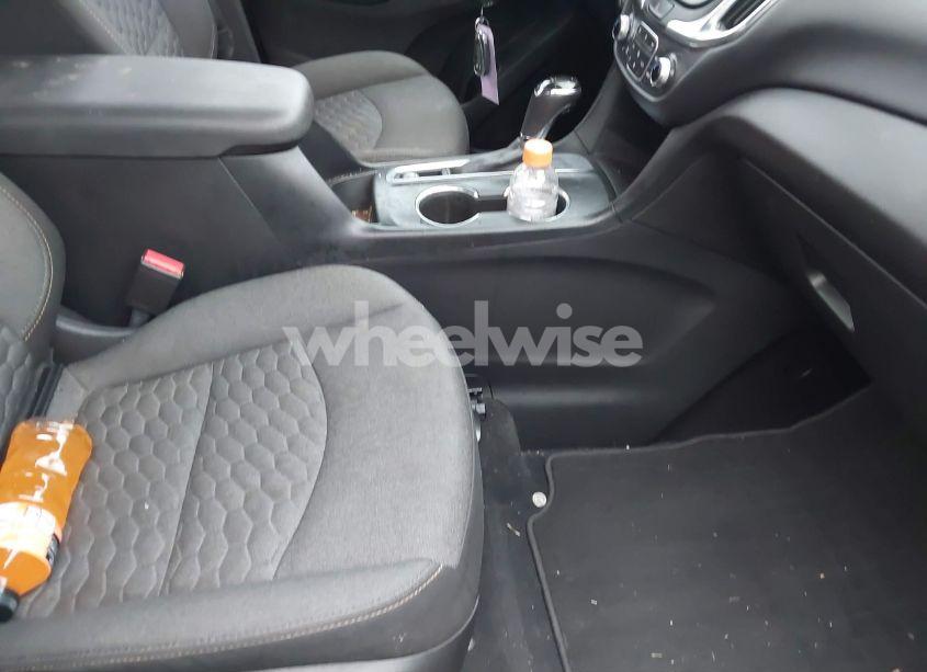 Photo 5 of 2019 Chevrolet Equinox LT (VIN 3GNAXKEV0KS595547)