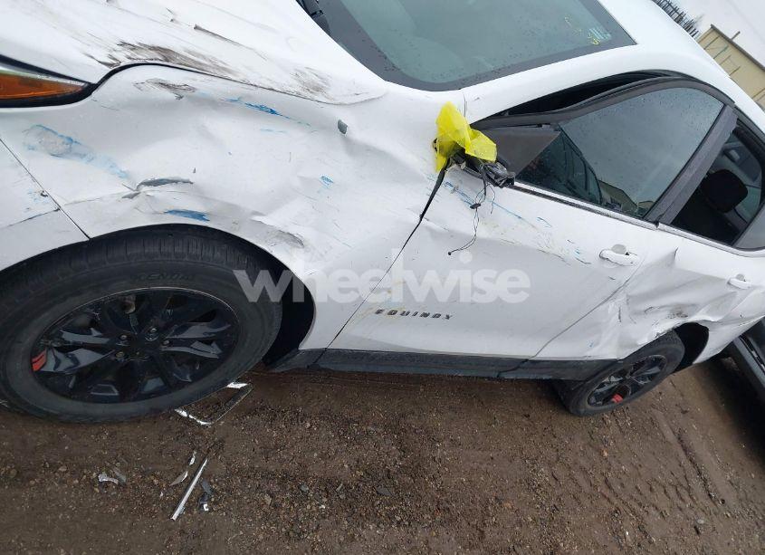 Photo 6 of 2019 Chevrolet Equinox LT (VIN 3GNAXKEV0KS595547)