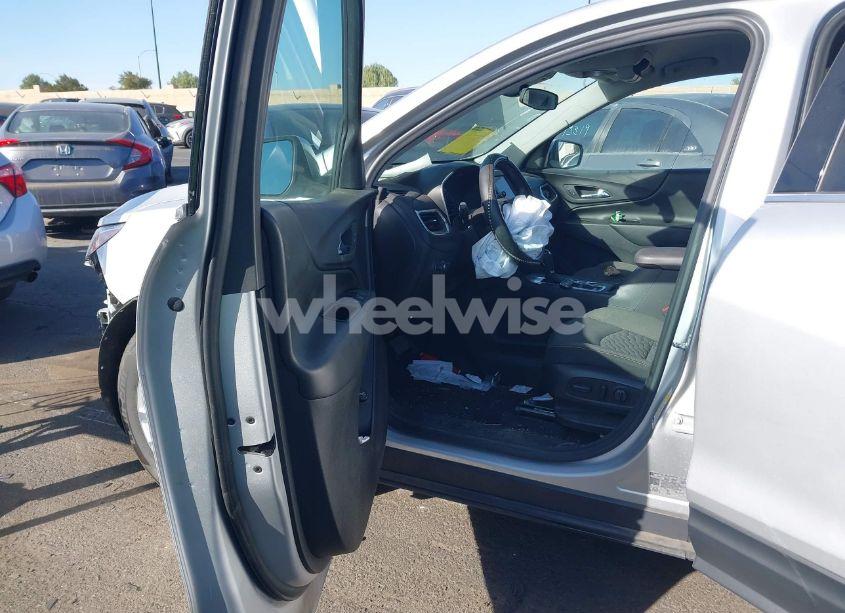 Photo 5 of 2020 Chevrolet Equinox FWD LT 1.5L TURBO (VIN 3GNAXKEV0LS710178)