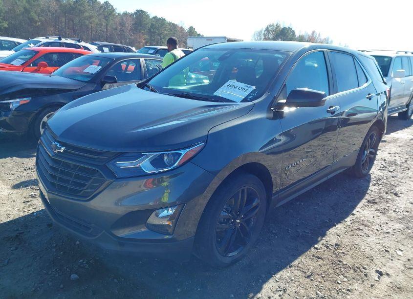 Photo 2 of 2021 Chevrolet Equinox FWD LT (VIN 3GNAXKEV0ML378982)