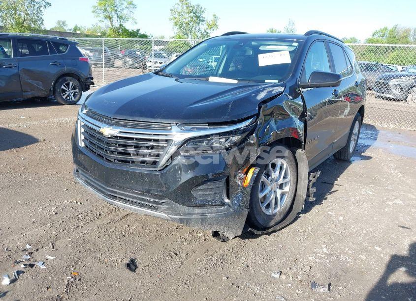 Photo 2 of 2022 Chevrolet Equinox FWD LT (VIN 3GNAXKEV0NL166990)