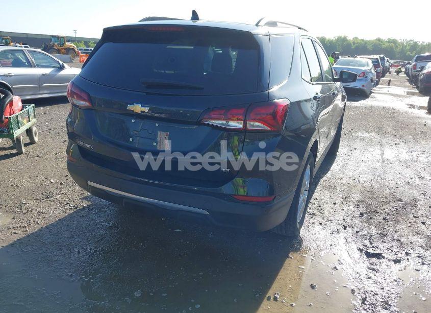 Photo 4 of 2022 Chevrolet Equinox FWD LT (VIN 3GNAXKEV0NL166990)