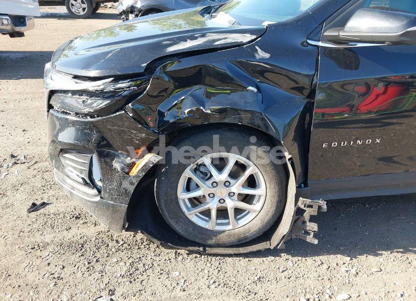 Photo 6 of 2022 Chevrolet Equinox FWD LT (VIN 3GNAXKEV0NL166990)