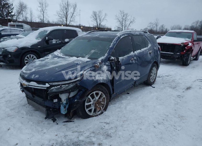 Photo 2 of 2022 Chevrolet Equinox FWD LT (VIN 3GNAXKEV0NL184647)
