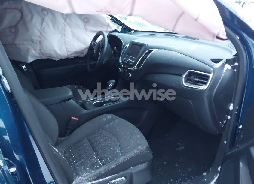 Photo 5 of 2022 Chevrolet Equinox FWD LT (VIN 3GNAXKEV0NL184647)