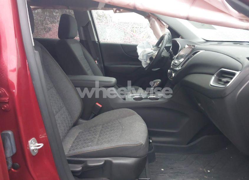 Photo 5 of 2022 Chevrolet Equinox FWD LT (VIN 3GNAXKEV0NL204833)