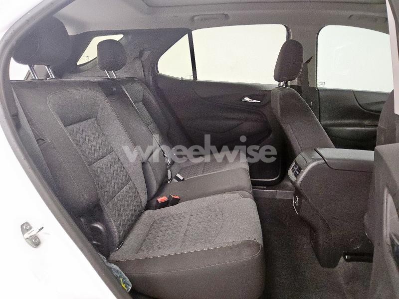 Photo 4 of 2022 CHEVROLET EQUINOX LT (VIN 3GNAXKEV0NL271951)