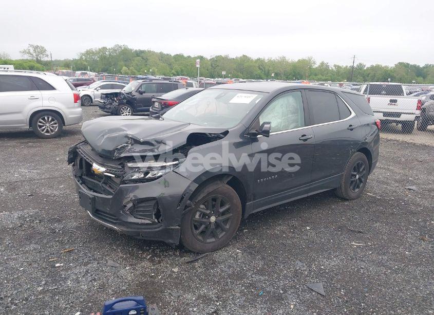 Photo 2 of 2022 Chevrolet Equinox FWD LT (VIN 3GNAXKEV0NS100297)