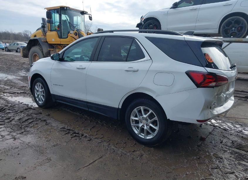 Photo 3 of 2022 Chevrolet Equinox FWD LT (VIN 3GNAXKEV0NS102499)