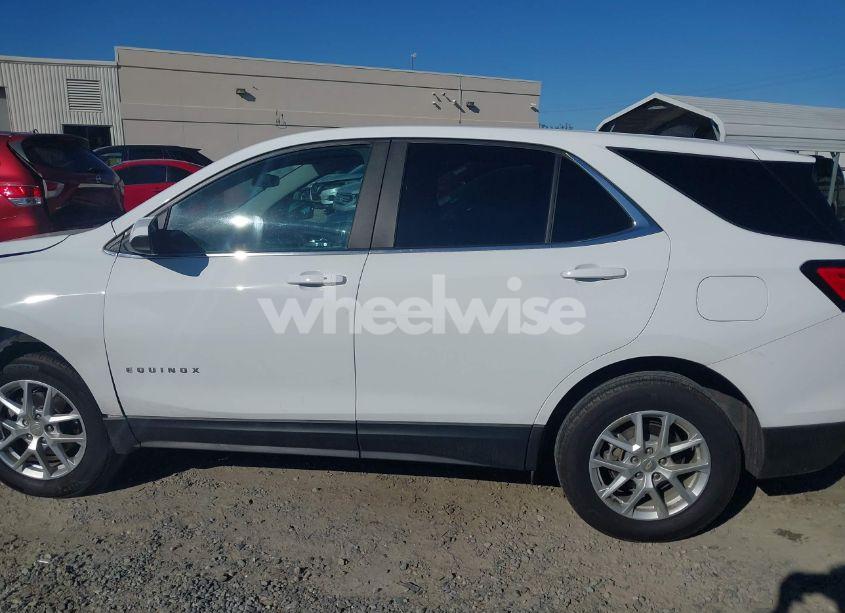 Photo 14 of 2022 Chevrolet Equinox FWD LT (VIN 3GNAXKEV0NS204952)