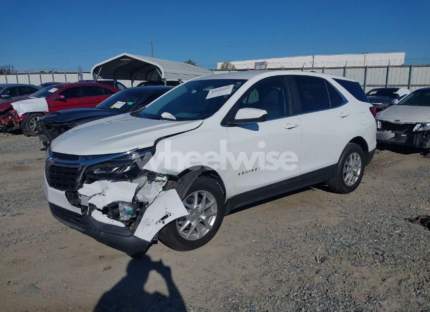 Photo 2 of 2022 Chevrolet Equinox FWD LT (VIN 3GNAXKEV0NS204952)