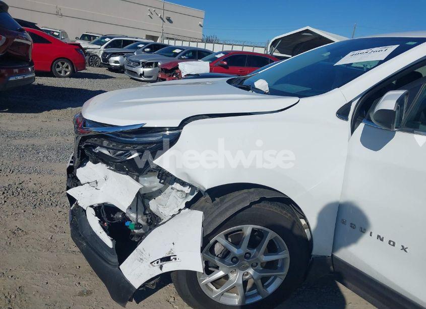 Photo 6 of 2022 Chevrolet Equinox FWD LT (VIN 3GNAXKEV0NS204952)