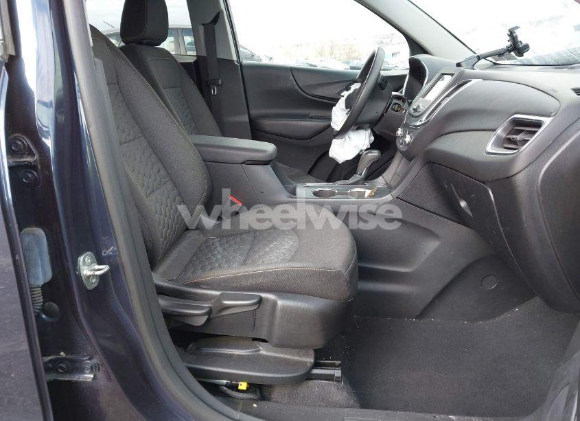Photo 5 of 2019 Chevrolet Equinox LT (VIN 3GNAXKEV1KL243054)
