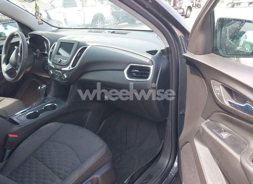 Photo 5 of 2019 Chevrolet Equinox LT (VIN 3GNAXKEV1KS507296)